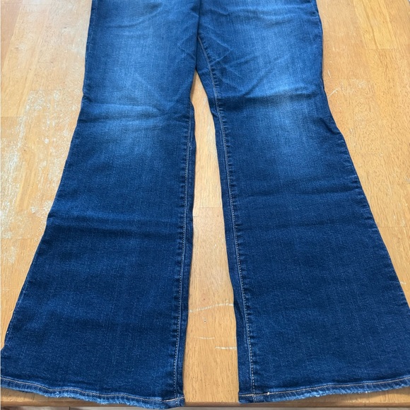 Women’s Kick boot American Eagle Outfitters Dark Blue Jeans 18 Short - Picture 6 of 6